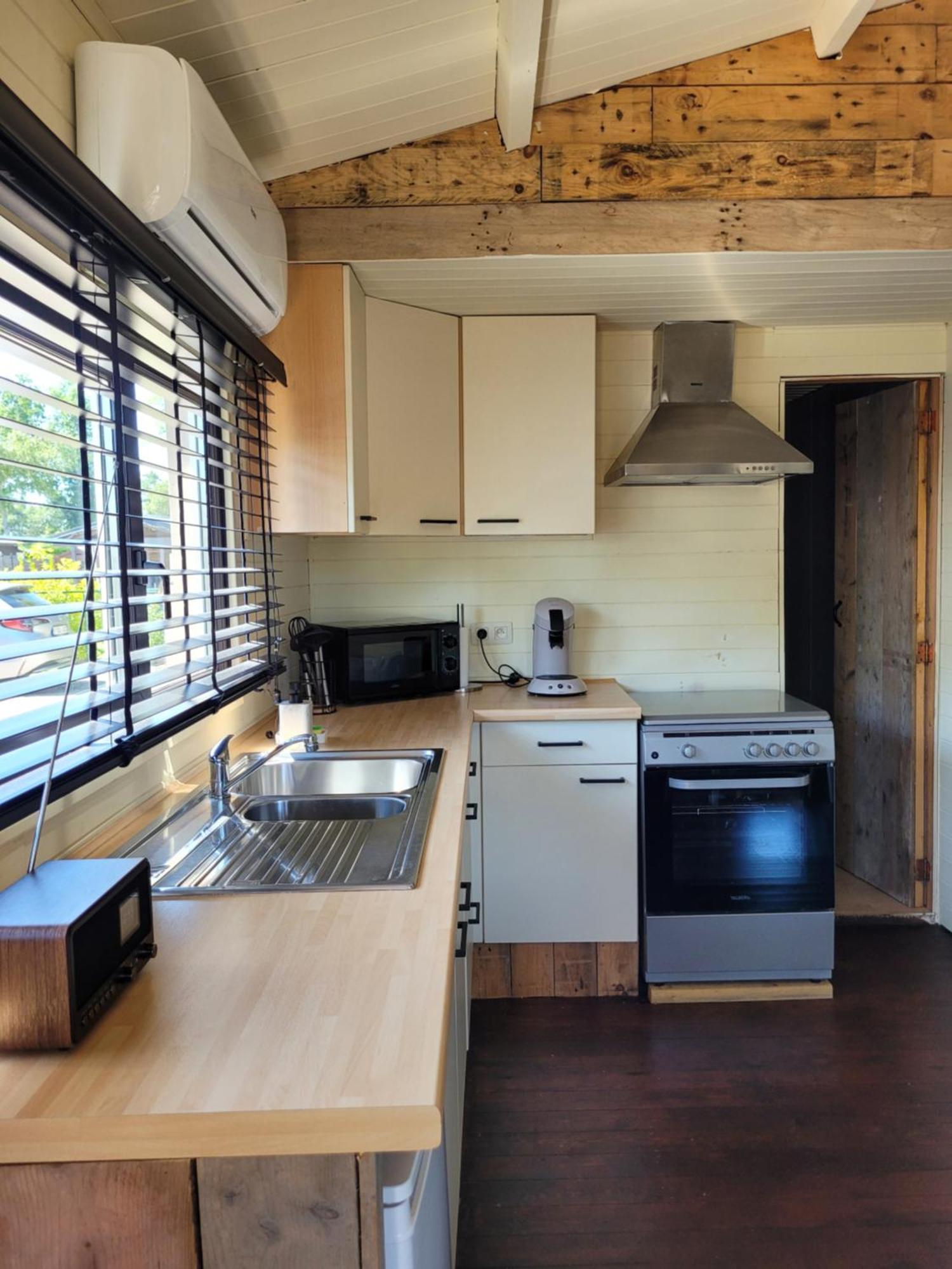 Rustig Gelegen Chalet Solvo Met Terras Aan Het Water Гел Екстериор снимка