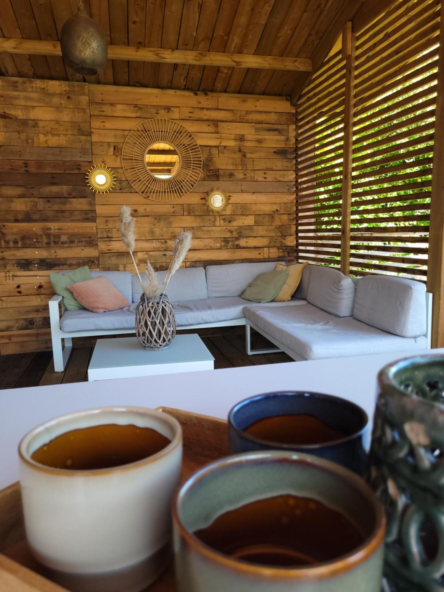 Rustig Gelegen Chalet Solvo Met Terras Aan Het Water Гел Екстериор снимка
